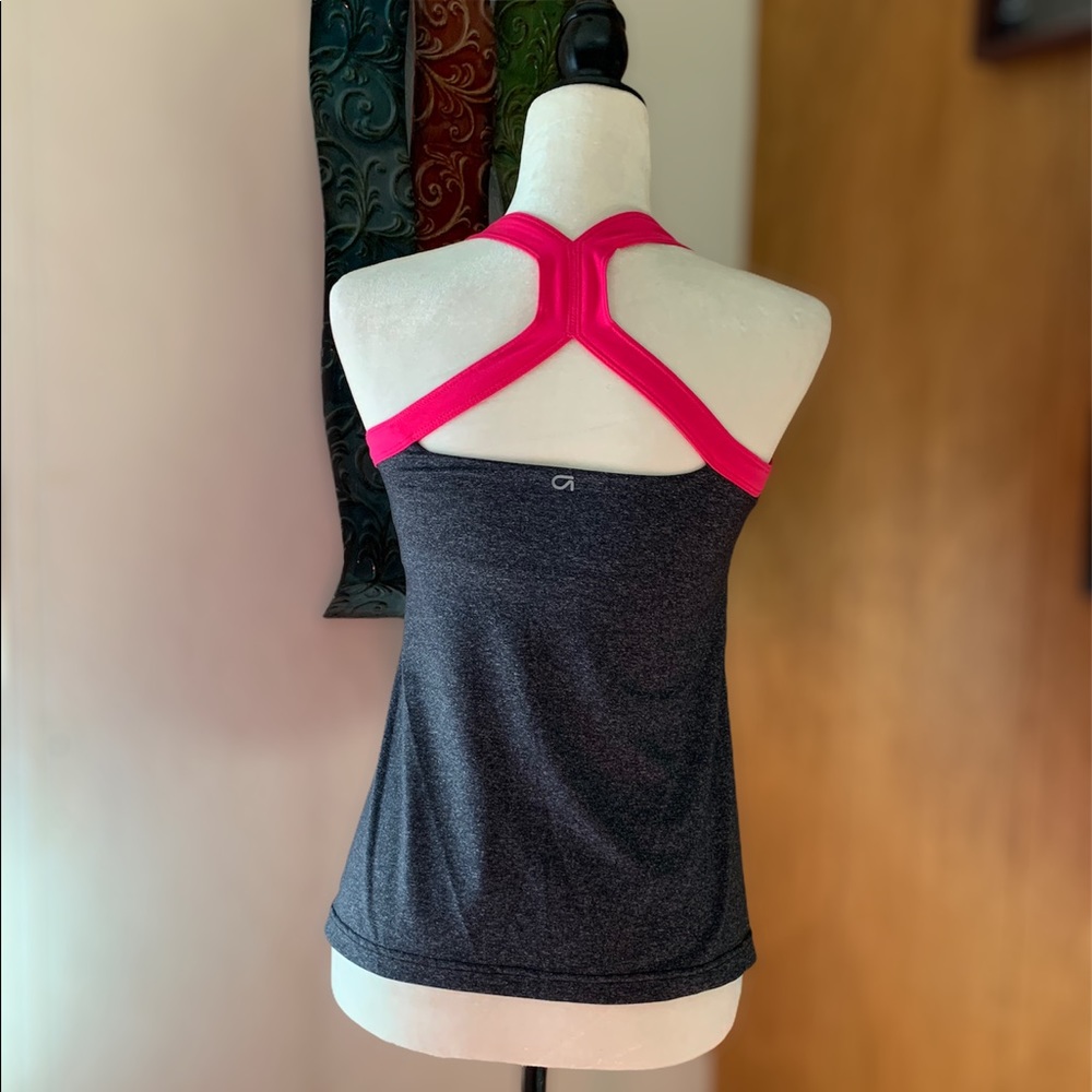 GapFit Athletic Tank Top built in bra medium - Picture 1 of 4